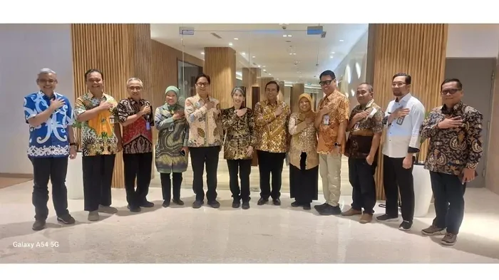Foto-Rapat Pembahasan Pemerataan Distribusi Tenaga Kesehatan di wilayah Provinsi Jawa Tengah bersama Bapak Menteri Kesehatan Republik Indonesia-2